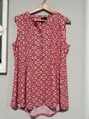 ND NEW DIRECTIONS Sleeveless Red Patterned V-Neck Tunic Top with Button Placket